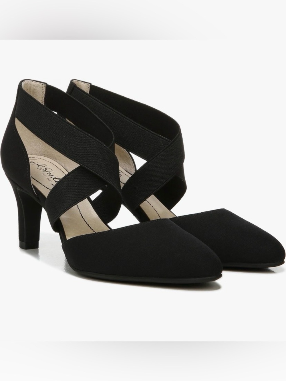 Black Pumps with criss-cross straps